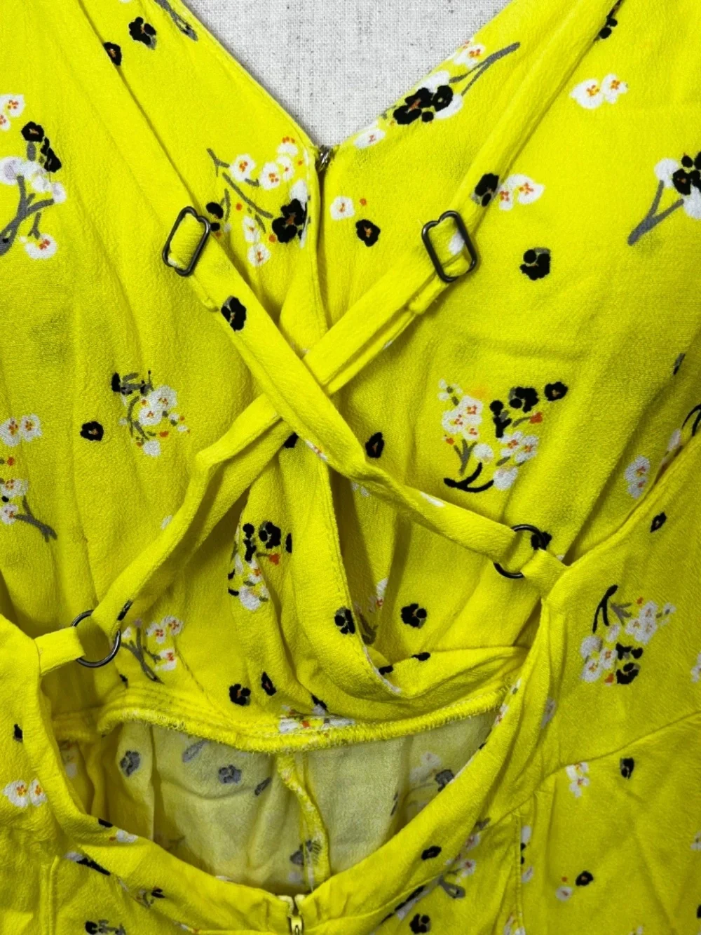 |•FREE PEOPLE•| Sunny Yellow Romper/Jumper Size 4